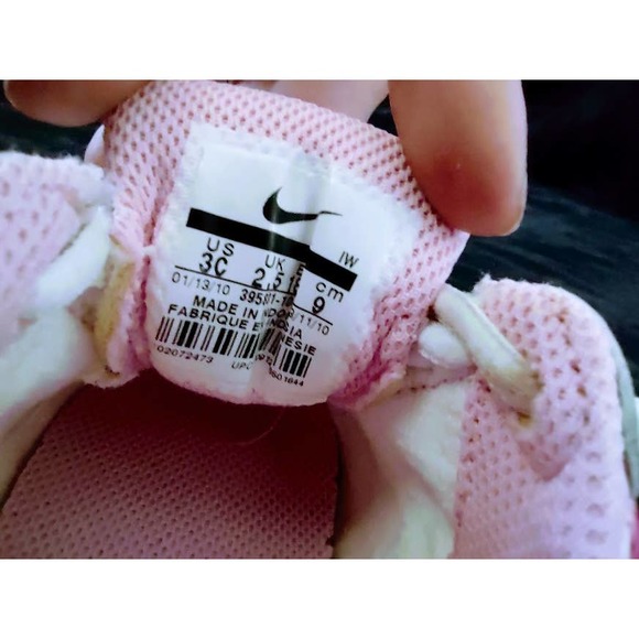 Girl Nike Toddler Infant Baby Sneakers Size 3 C Silver White Pink 395831-100 - Picture 9 of 9